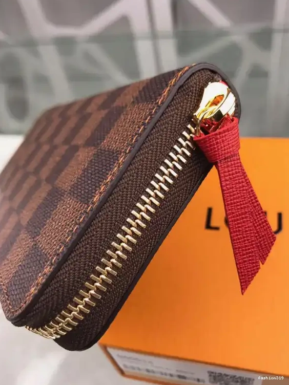 LOUIS ZIPPY VUITTON 0405
